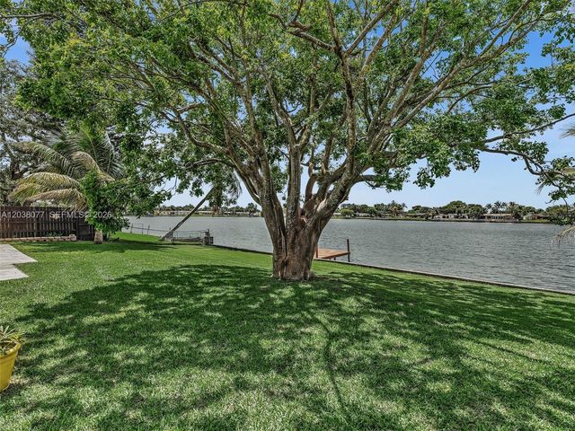 8740 Pasadena Blvd, Pembroke Pines, FL 33024