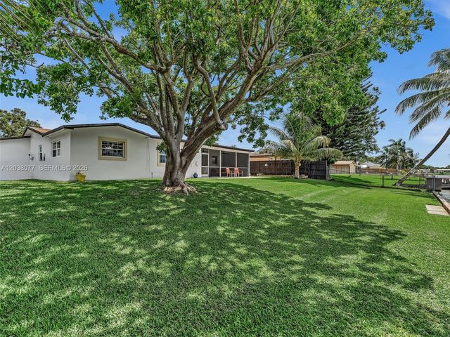 8740 Pasadena Blvd, Pembroke Pines, FL 33024