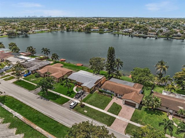 8740 Pasadena Blvd, Pembroke Pines, FL 33024