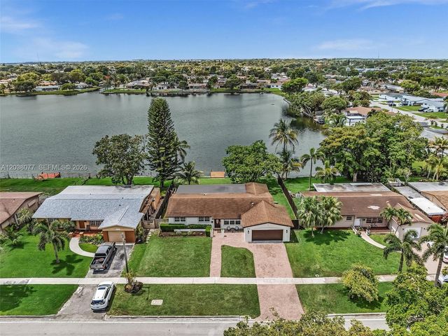 8740 Pasadena Blvd, Pembroke Pines, FL 33024