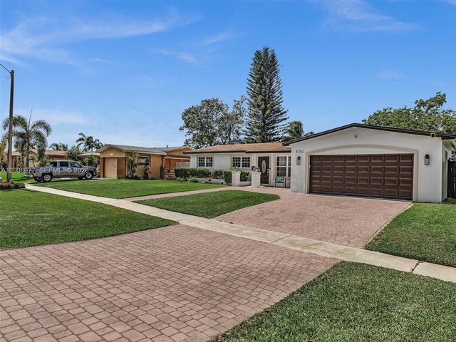 8740 Pasadena Blvd, Pembroke Pines, FL 33024