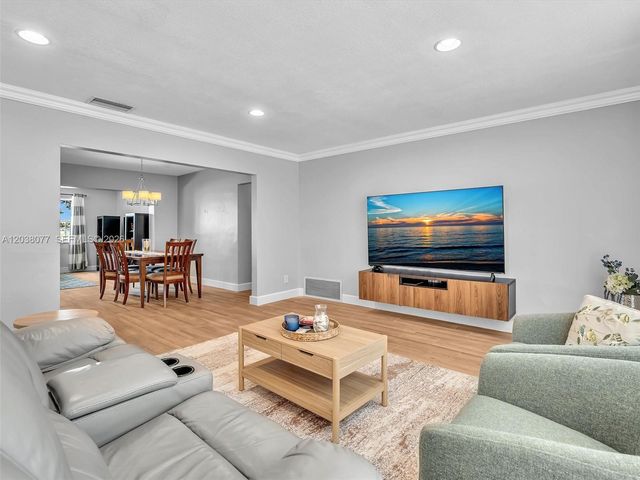 8740 Pasadena Blvd, Pembroke Pines, FL 33024