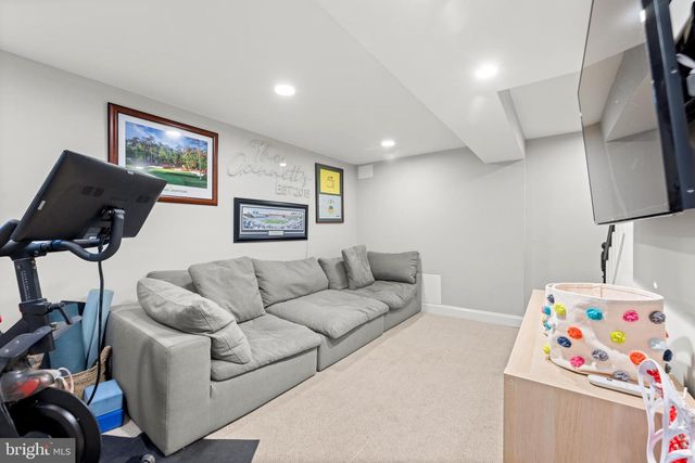 1 BLACK FRIAR RD, Bryn Mawr, PA 19010