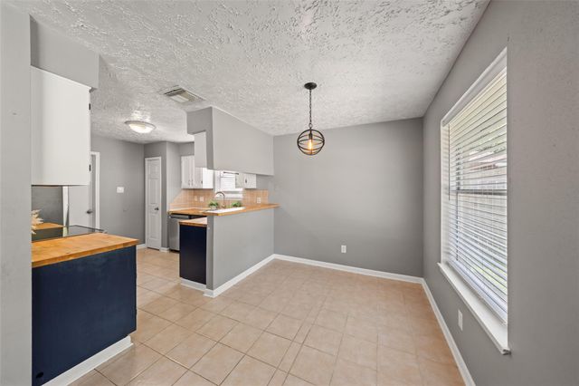 318 Bayridge Drive, League City, TX 77573