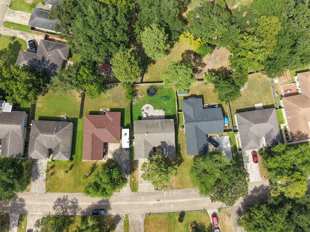 318 Bayridge Drive, League City, TX 77573