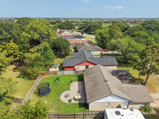 318 Bayridge Drive, League City, TX 77573