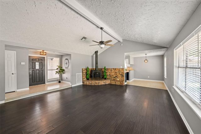 318 Bayridge Drive, League City, TX 77573