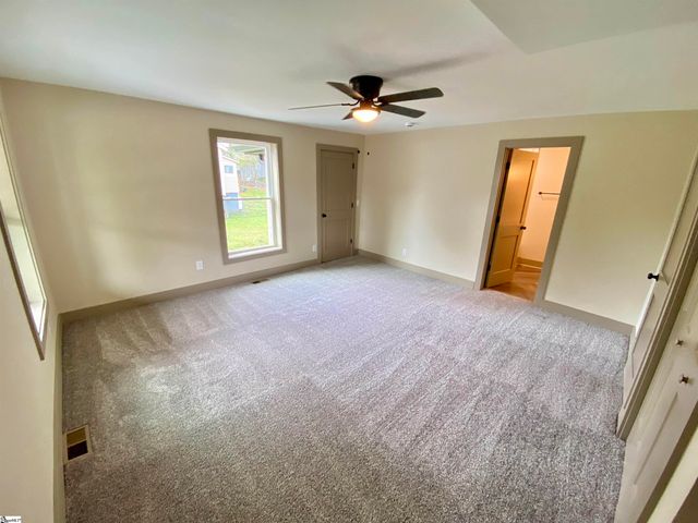 141 High Street, Converse, SC 29329