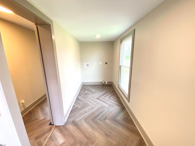 141 High Street, Converse, SC 29329