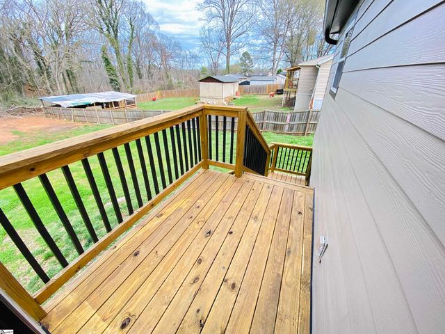 141 High Street, Converse, SC 29329