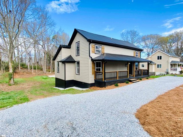 141 High Street, Converse, SC 29329