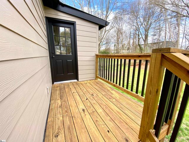 141 High Street, Converse, SC 29329