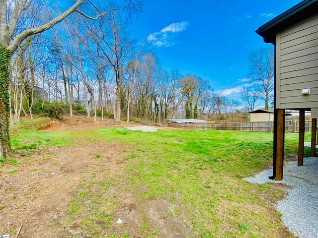 141 High Street, Converse, SC 29329