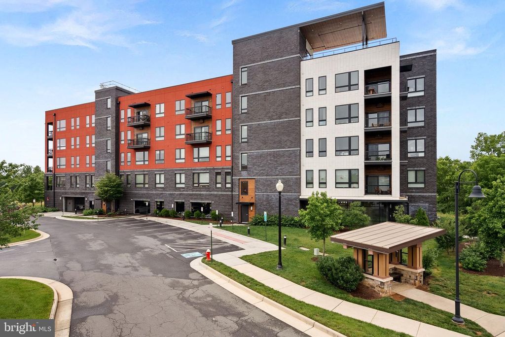 44691 WELLFLEET DR #306, Ashburn, VA 20147