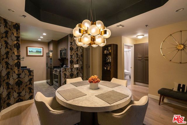 585 N Rossmore Avenue 407, Los Angeles, CA 90004