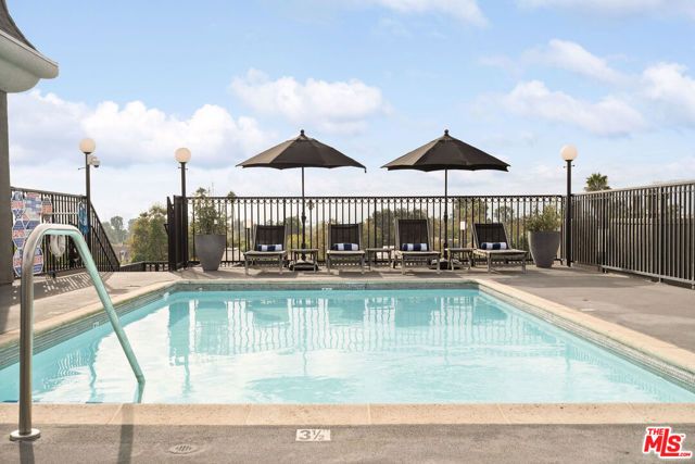 585 N Rossmore Avenue 407, Los Angeles, CA 90004