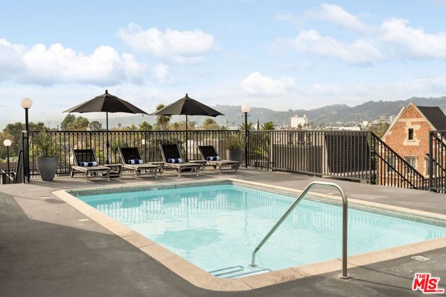 585 N Rossmore Avenue 407, Los Angeles, CA 90004