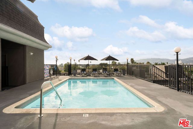 585 N Rossmore Avenue 407, Los Angeles, CA 90004