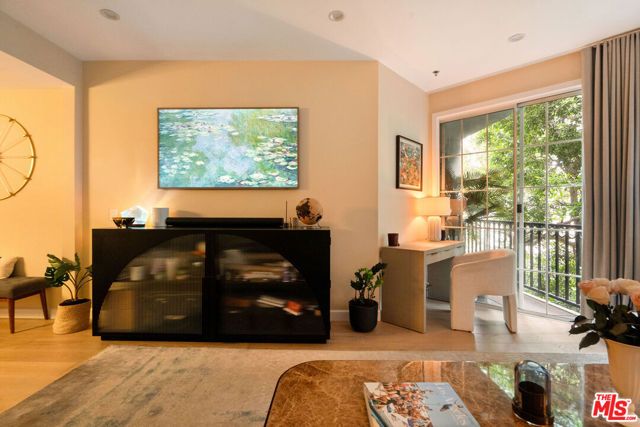 585 N Rossmore Avenue 407, Los Angeles, CA 90004