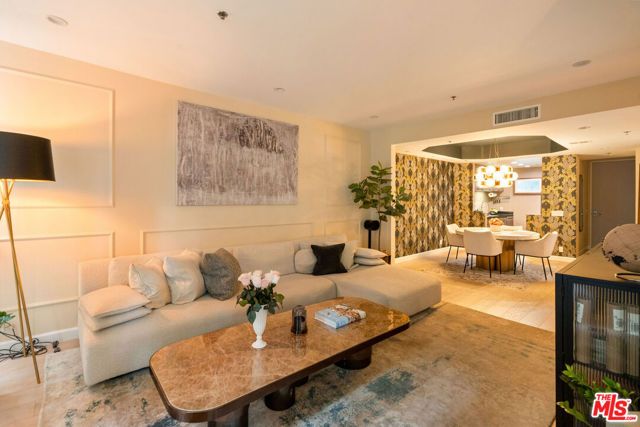 585 N Rossmore Avenue 407, Los Angeles, CA 90004