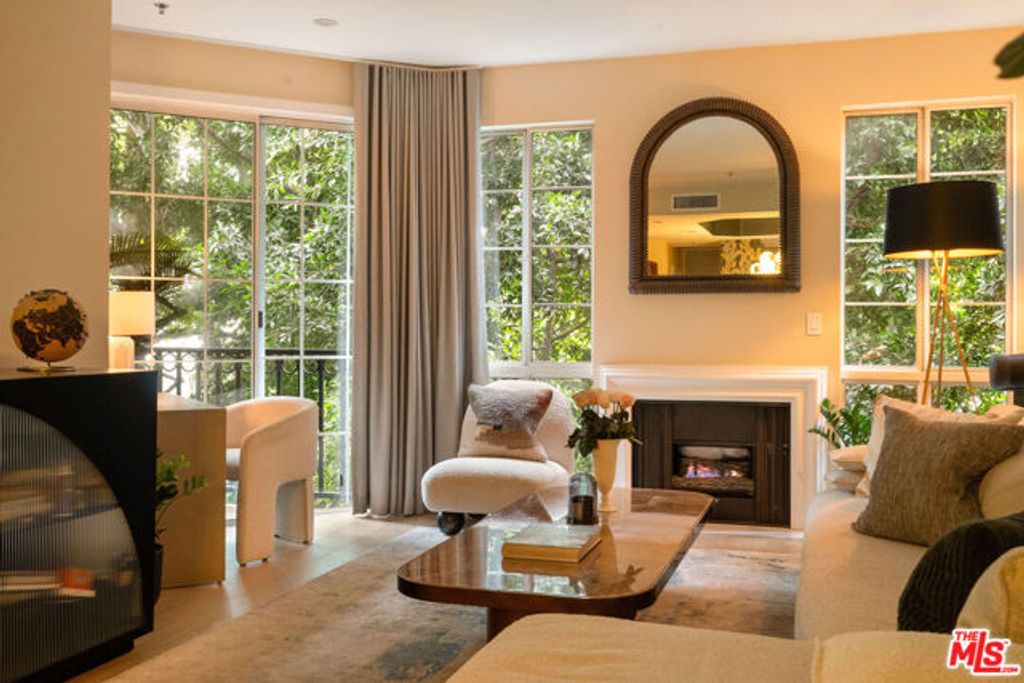 585 N Rossmore Avenue 407, Los Angeles, CA 90004
