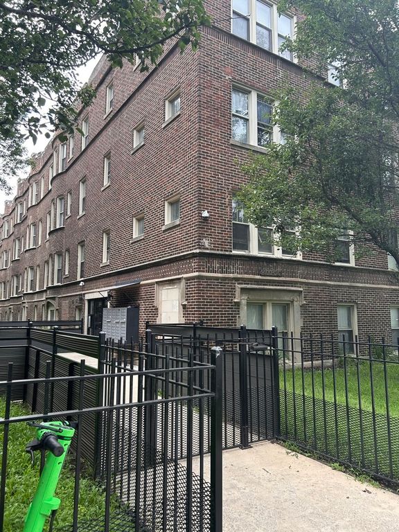 4400 S Drexel Boulevard 403, Chicago, IL 60653
