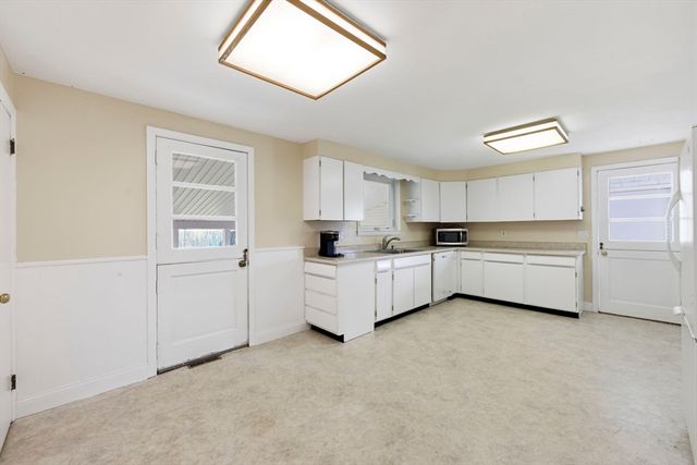 134 Bridle Path Cir, Ludlow, MA 01056
