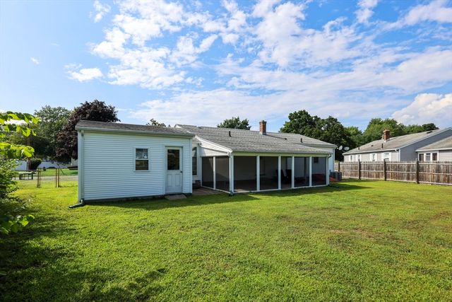 134 Bridle Path Cir, Ludlow, MA 01056