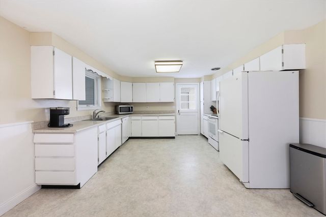 134 Bridle Path Cir, Ludlow, MA 01056