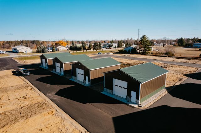 3032 Luxury Barn Lane, Traverse City, MI 49685