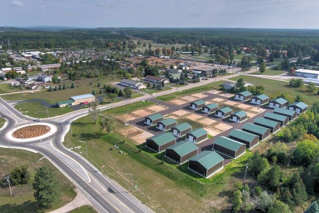 3032 Luxury Barn Lane, Traverse City, MI 49685