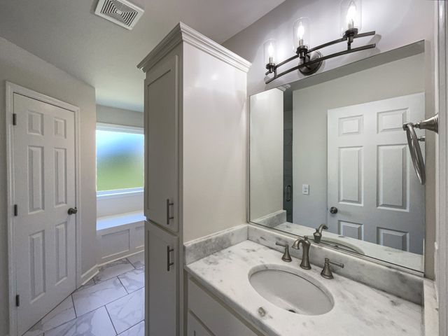 206 Cross Valley Dr, Columbia, TN 38401