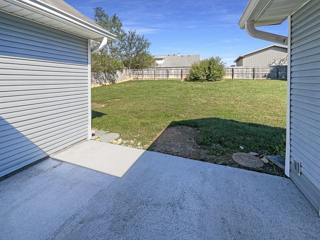 206 Cross Valley Dr, Columbia, TN 38401
