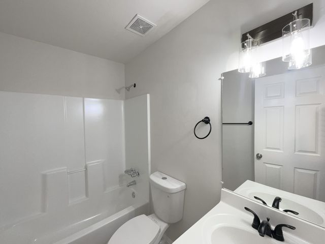 206 Cross Valley Dr, Columbia, TN 38401