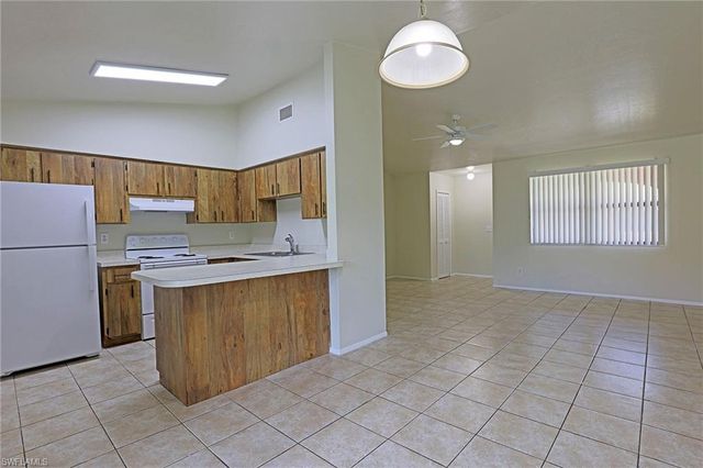 4417 SW Santa Barbara PL, Cape Coral, FL 33914