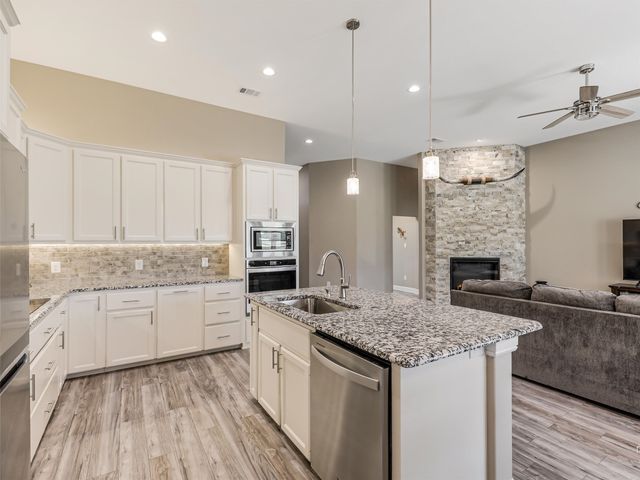 31 Golf Walk Circle, Denison, TX 75020