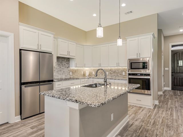 31 Golf Walk Circle, Denison, TX 75020