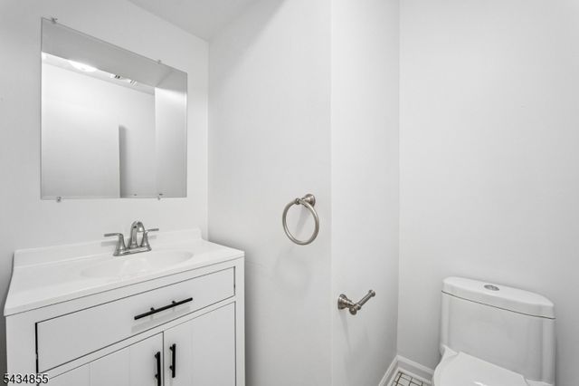304 Heights Dr, Haledon Boro, NJ 07508