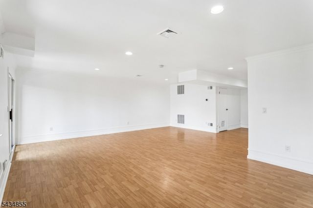 304 Heights Dr, Haledon Boro, NJ 07508