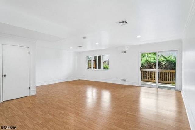 304 Heights Dr, Haledon Boro, NJ 07508
