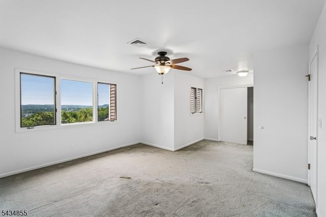 304 Heights Dr, Haledon Boro, NJ 07508