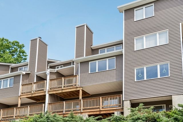 304 Heights Dr, Haledon Boro, NJ 07508