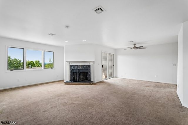 304 Heights Dr, Haledon Boro, NJ 07508