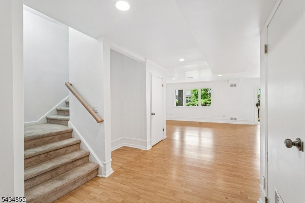 304 Heights Dr, Haledon Boro, NJ 07508 — photo 2