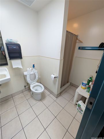1320 N School Street, Honolulu, HI 96817