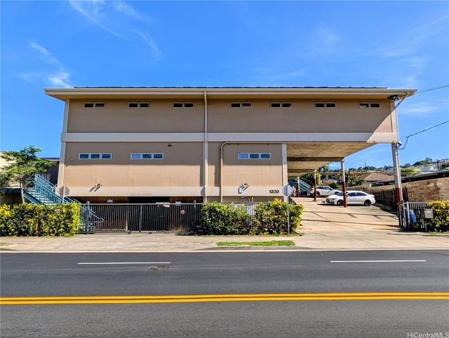 1320 N School Street, Honolulu, HI 96817