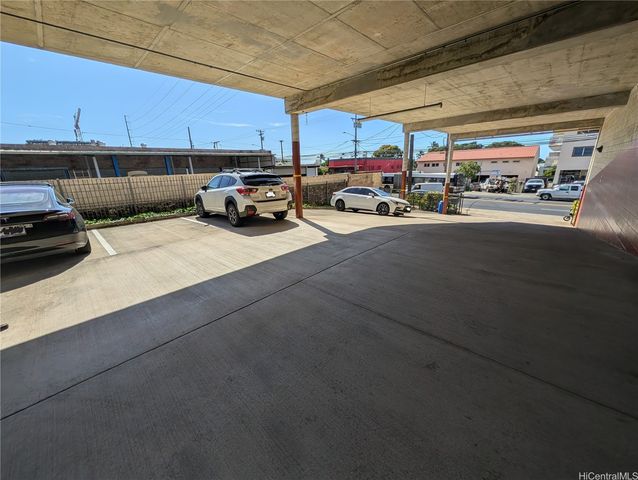 1320 N School Street, Honolulu, HI 96817