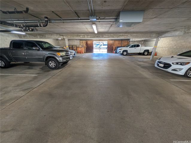 1320 N School Street, Honolulu, HI 96817