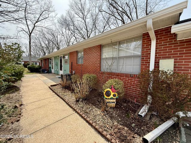 67 Dorchester Drive E, Lakewood, NJ 08701