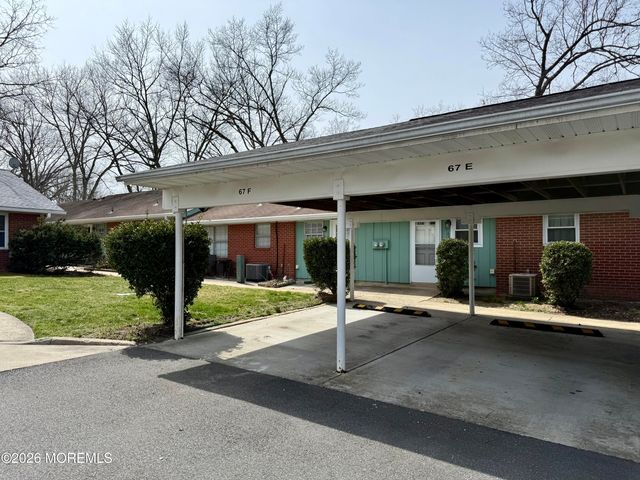 67 Dorchester Drive E, Lakewood, NJ 08701